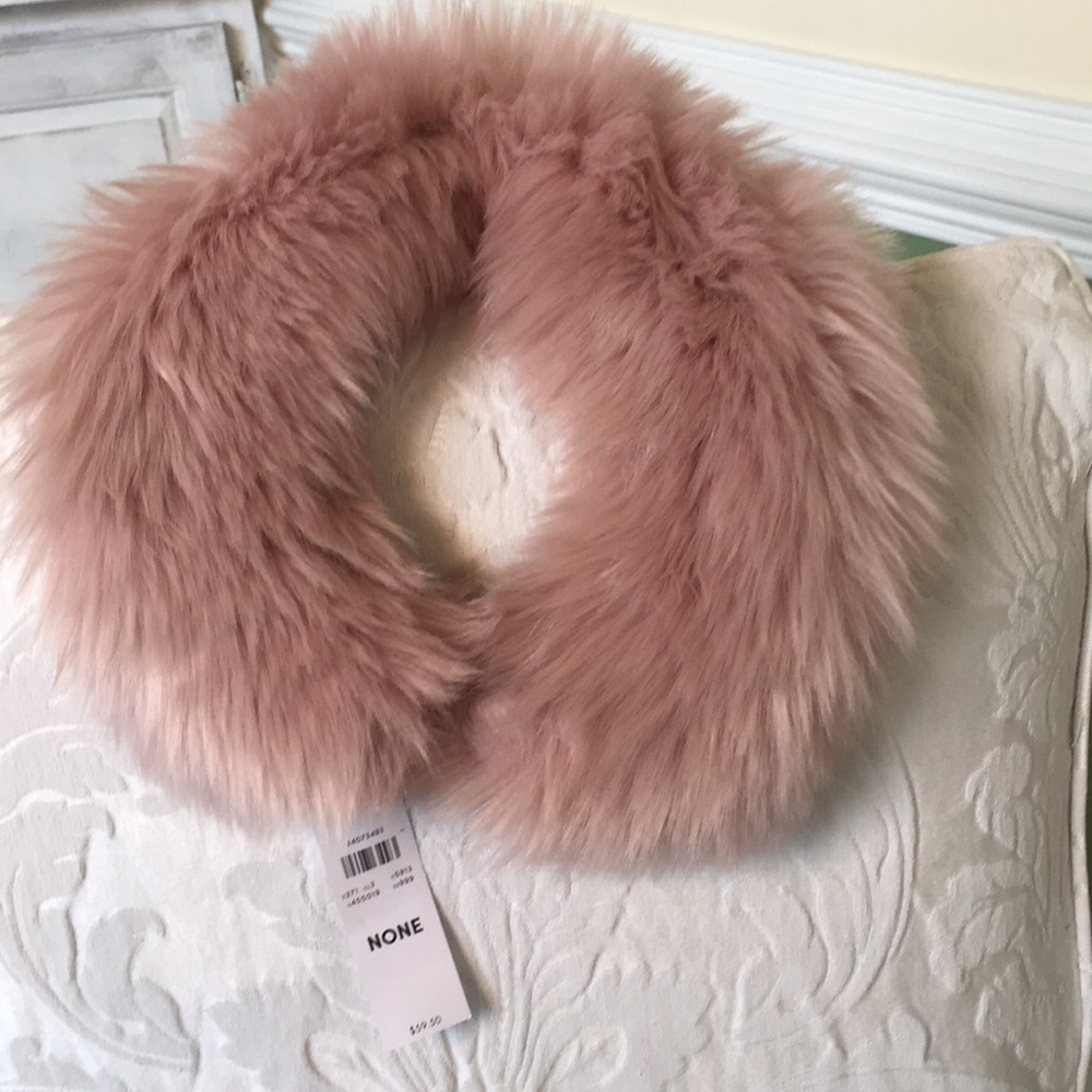Faux fur collar NWT